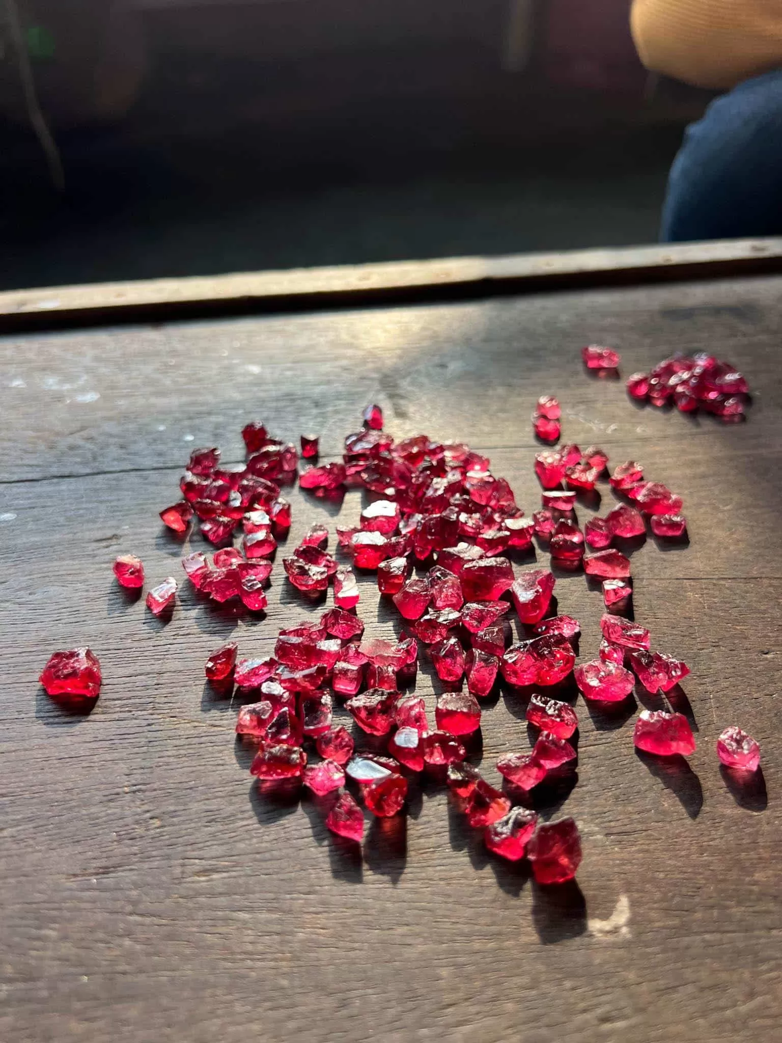 De Spinel, een edelsteen van onovertroffen schoonheid die uw verbeelding zal vangen