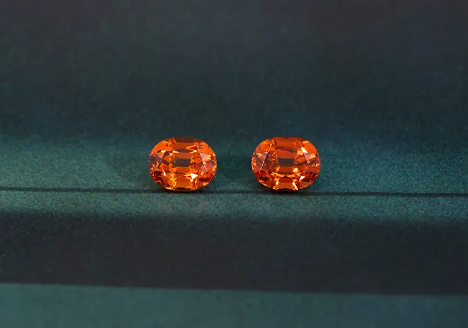 Mandarin Garnet, a burning fire on your fingers!